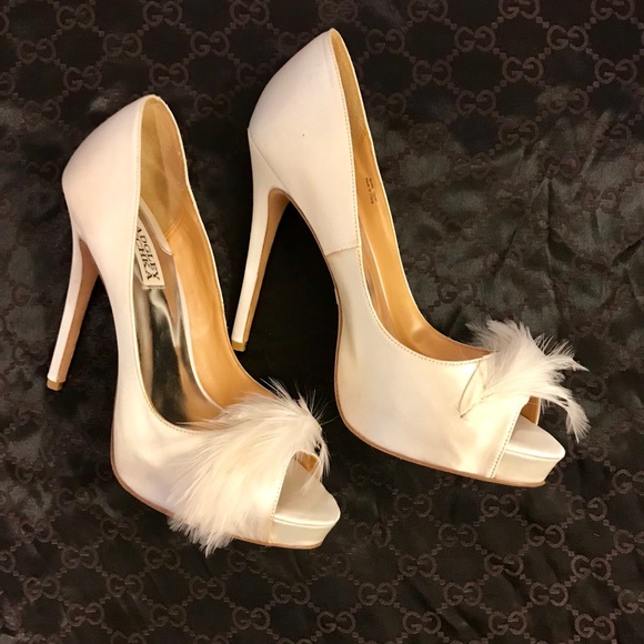 Sold***^Madgley Mischka Pumps ⚜ - Picture 2 of 8